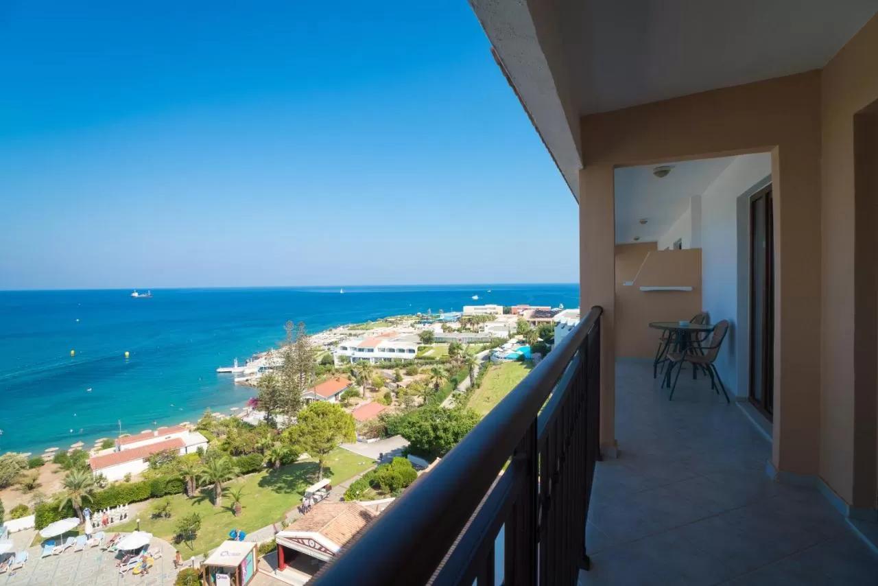 Helea Lifestyle Beach Resort Kallithéa 外观 照片 View from a balcony