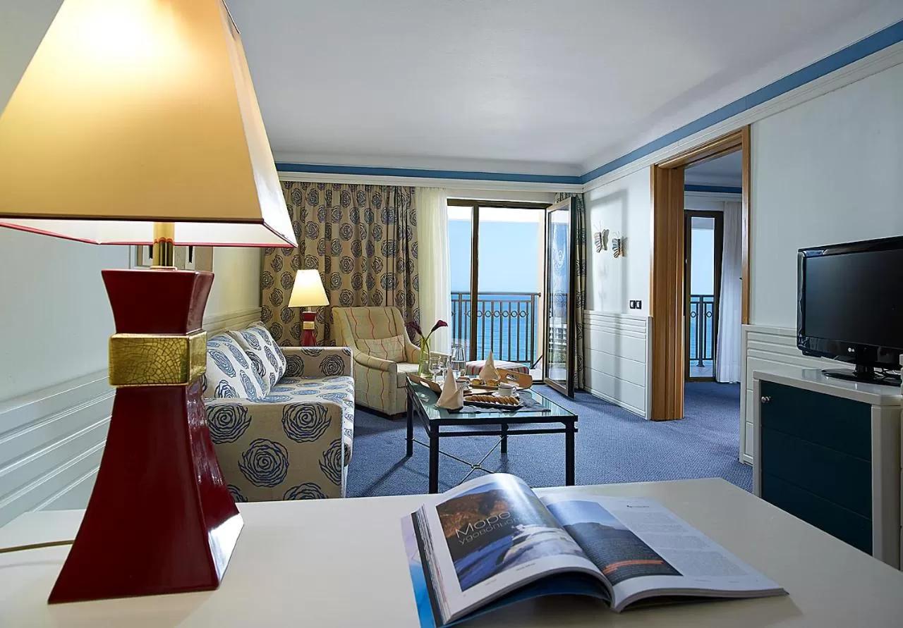 Helea Lifestyle Beach Resort Kallithéa 外观 照片 Suite
