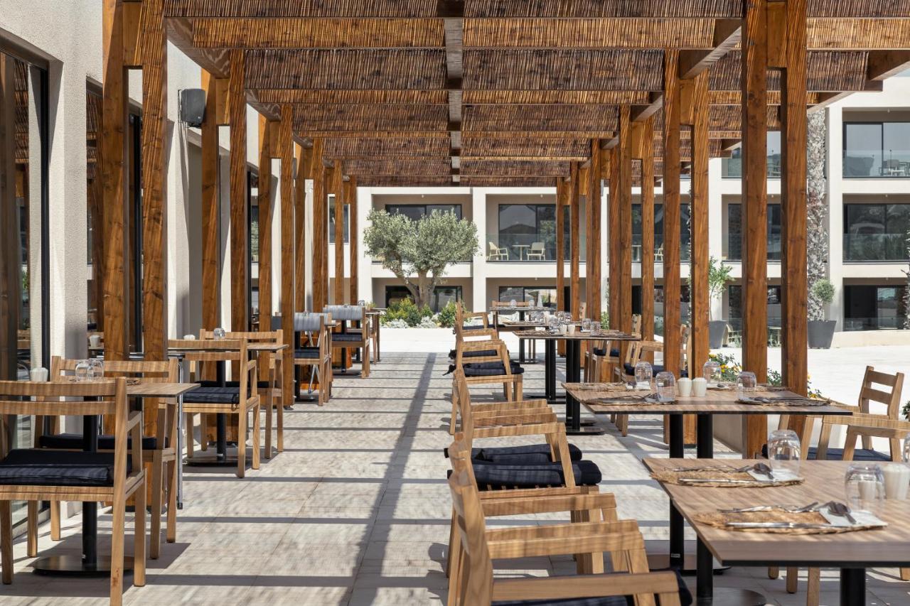 Helea Lifestyle Beach Resort Kallithéa 外观 照片 The restaurant at the hotel