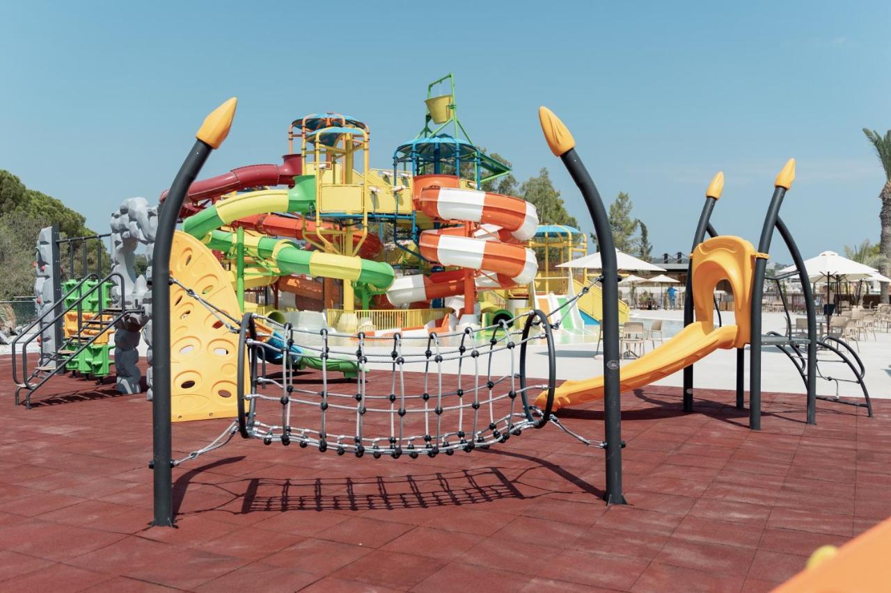 Helea Lifestyle Beach Resort Kallithéa 外观 照片 Playground in the park
