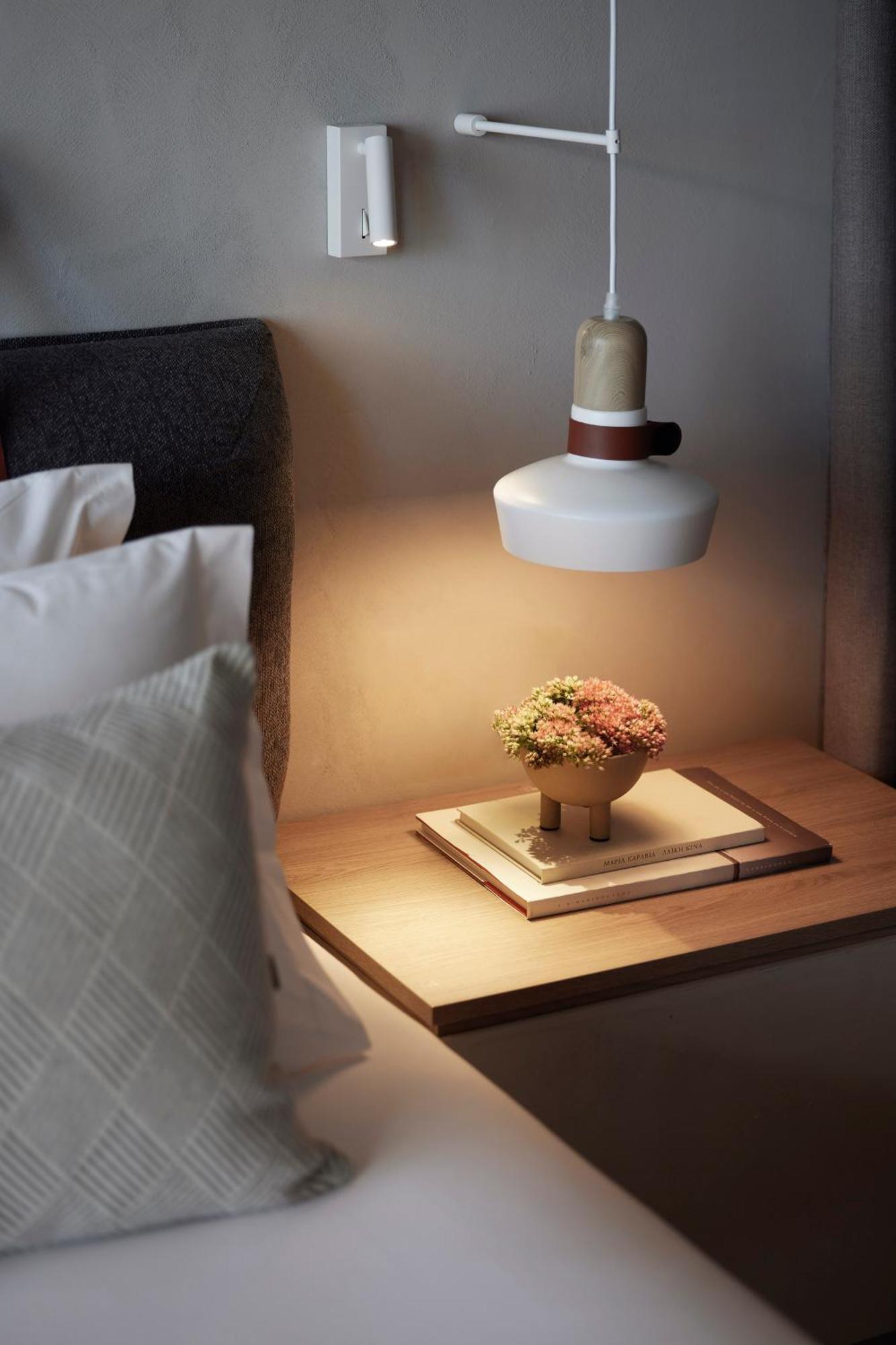Helea Lifestyle Beach Resort Kallithéa 客房 照片 A bedside lamp